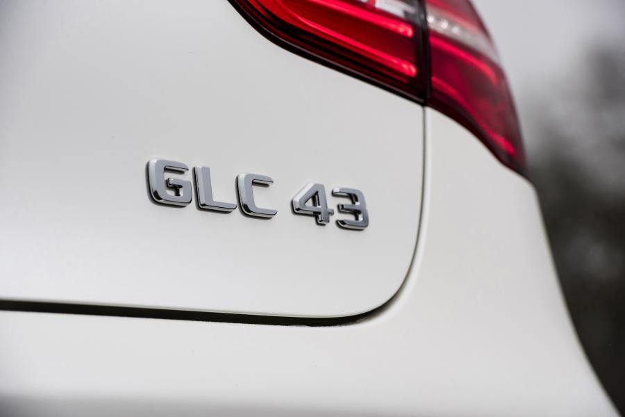 Логотип Mercedes-AMG GLC43 4Matic Coupe 2017 года  (UK) (фото 16 из 40)